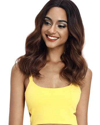 18 Inch Wavy Middle Part Wig | Vanessa